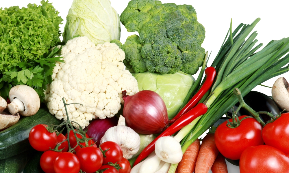 Povrće pomaže snižavanju holesterola jer je bogato vlaknima i veoma siromašno mastima